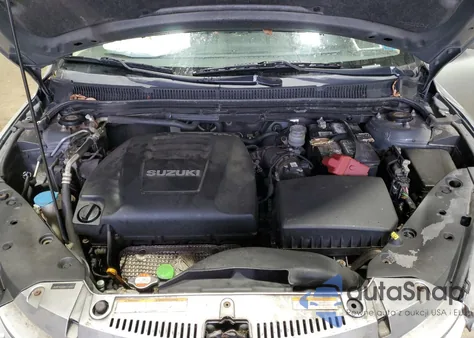 2011 Suzuki Kizashi Sport Gts z USA, uszkodzony, nr VIN JS2RF9A6XB6110007